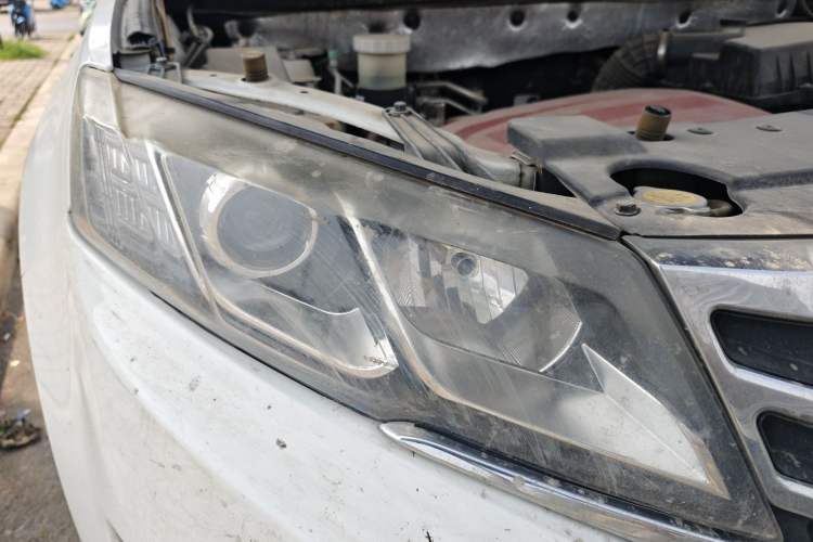 Used Land X5 2016 Plus 1.5T CVT Leading Edition Right Front Headlight