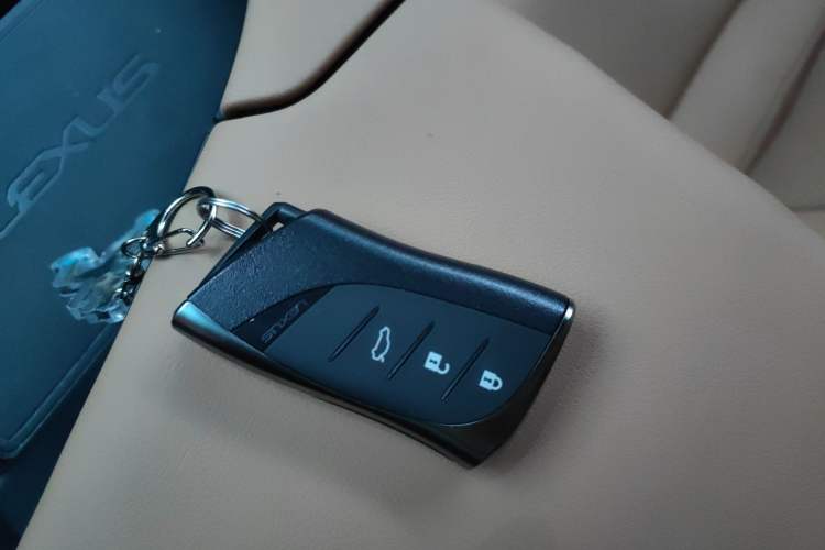 Used Lexus ES 2025 200 Premium Edition Vehicle Key