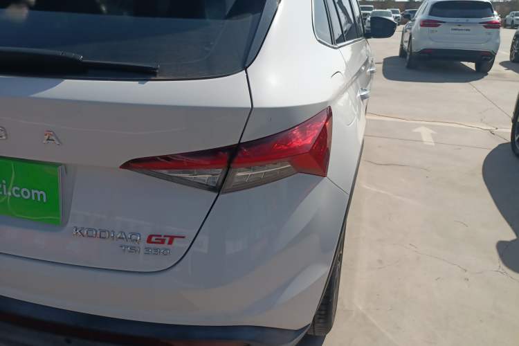 Used Skoda Kodiaq GT 2019 TSI330 Two-Wheel-Drive Luxury Edition China VI Standard Exterior 3