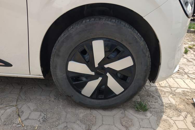 Used Dongfeng NAMMI 01 2024 New Edition 330 Air Right Front Wheel Hub