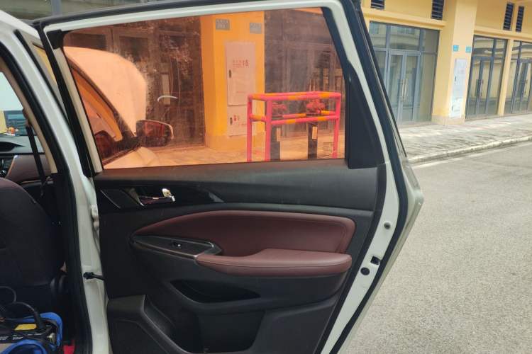 Used Changan Lingxuan 2017 1.6L Manual Happiness Edition
