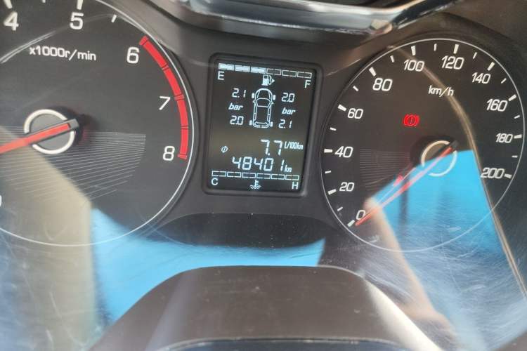 Used Baojun 310W 2017 1.5L Manual Fashion Model China V Odometer Close Up