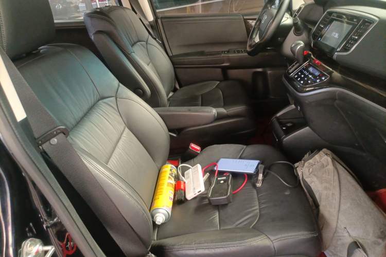 Used Honda Odyssey 2018 2.4L Luxury Edition Right Front Seat