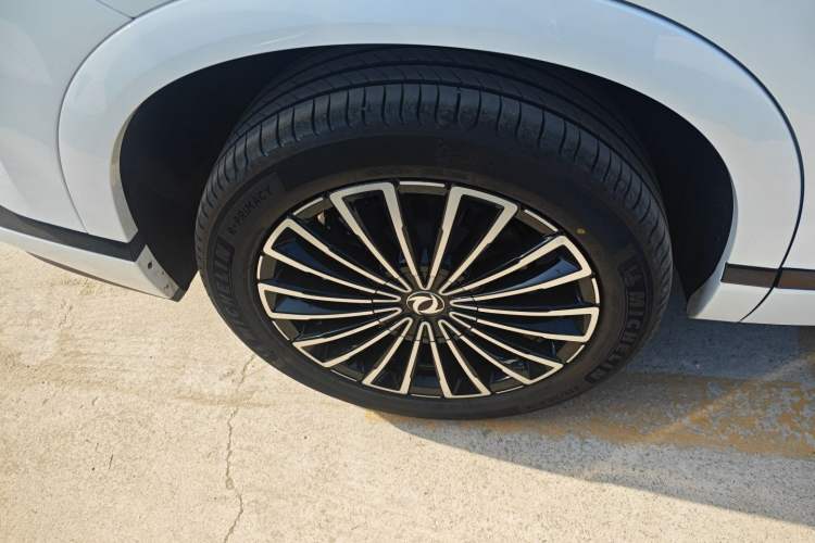 Used Dongfeng Aeolus L8 2025 Model 185KM Dream Edition