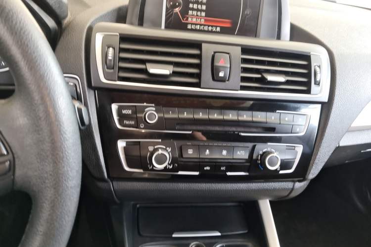 Used BMW 1 Series 2016 118i Leading Model Audio And AC Panel