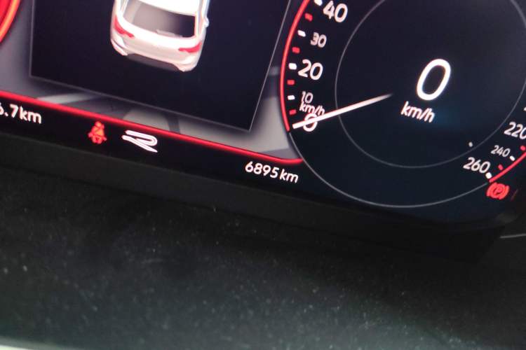 Used Volkswagen T-ROC 2025 Facelifted 300TSI DSG Two-Wheel-Drive Chen Guang Edition
