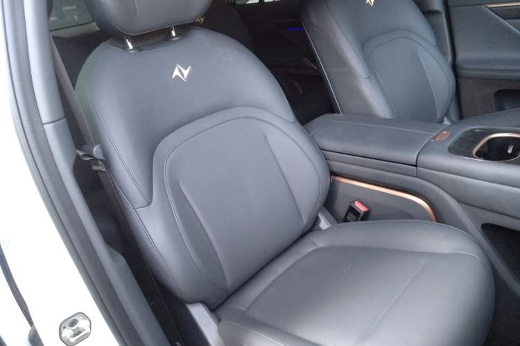 Used Dongfeng eπ eπ008 2024 210Max Range-Extended Version 6 Seats