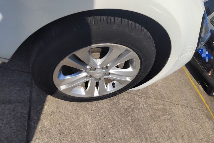 Used Chevrolet Cruze 2015 1.5L Manual Elite Edition Right Front Wheel Hub