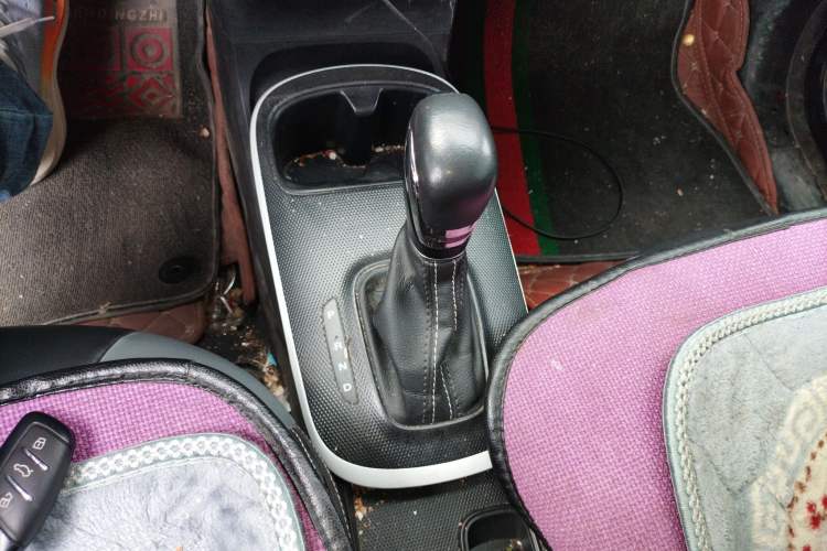Used Roewe Clever 2022 311km QiQi BoBo Edition Gear Lever