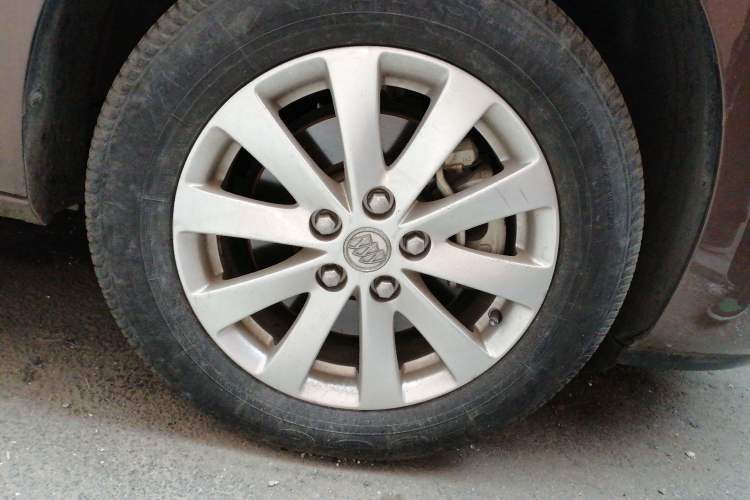 Used Buick GL8 2018 28T Comfort Model China VI Standard Right Front Wheel Hub