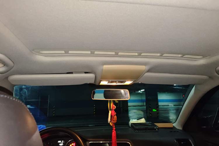 Used Volkswagen Lavida 2013 1.6L Automatic Comfort Edition
