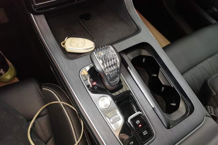 Used GAC Trumpchi GS8 2024 Linghang Series 2.0 TGDI Two-Wheel Drive Luxury Smart Connectivity Version
