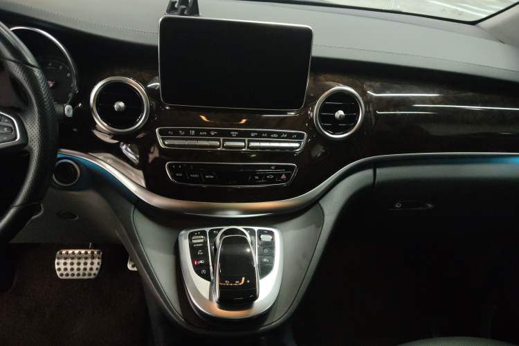 Used Mercedes-Benz V-Class 2018 V 260 Prestige Edition China VI
