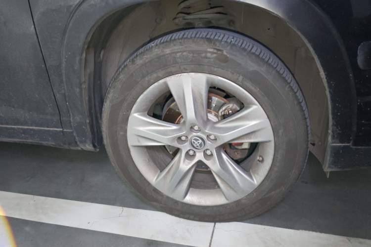 Used Toyota Highlander 2018 2.0T Four-Wheel Drive Luxury Edition 7 Seats China V Emission Standard