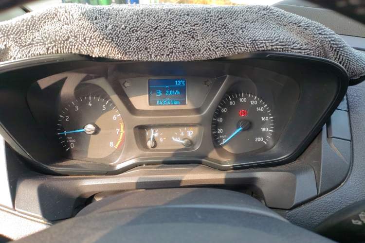 Used Ford Transit 2019 2.0T Gasoline Multi-Purpose Commercial Vehicle Short Wheelbase Low Roof 6-Seater China VI Standard
