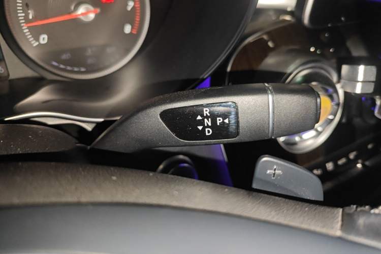 Used Mercedes-Benz GLC 2018 Facelift GLC 260 4MATIC Luxury Edition
