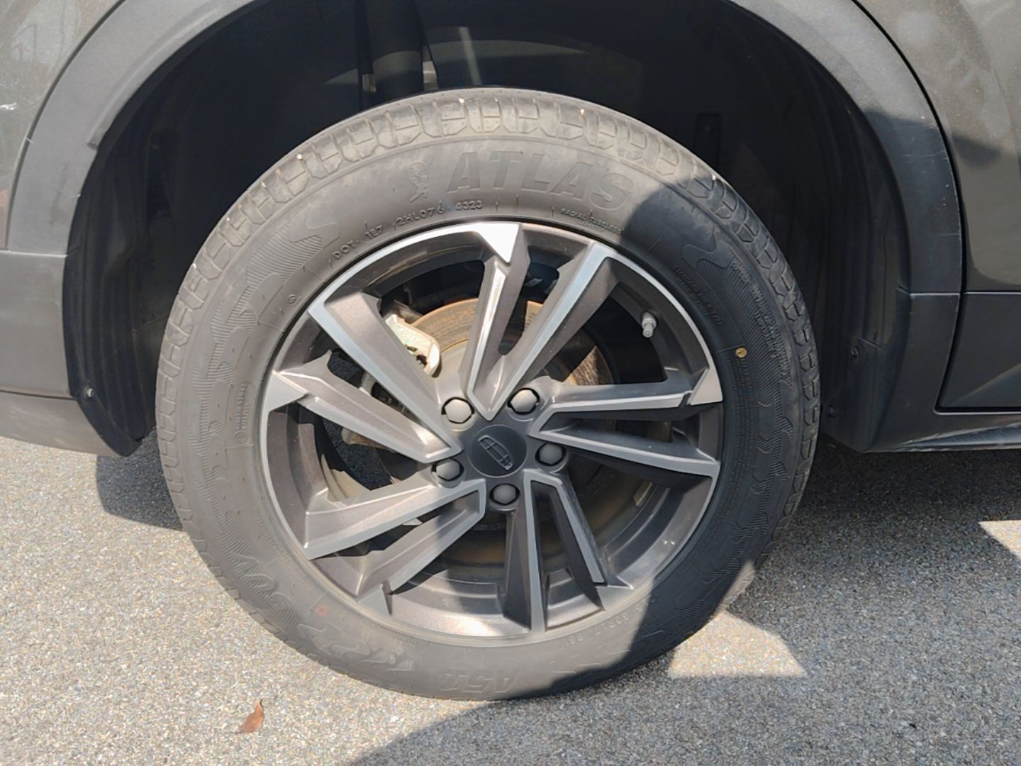 Geely Auto Coolray 2023 1.5T DCT Platinum Edition — снимка 11