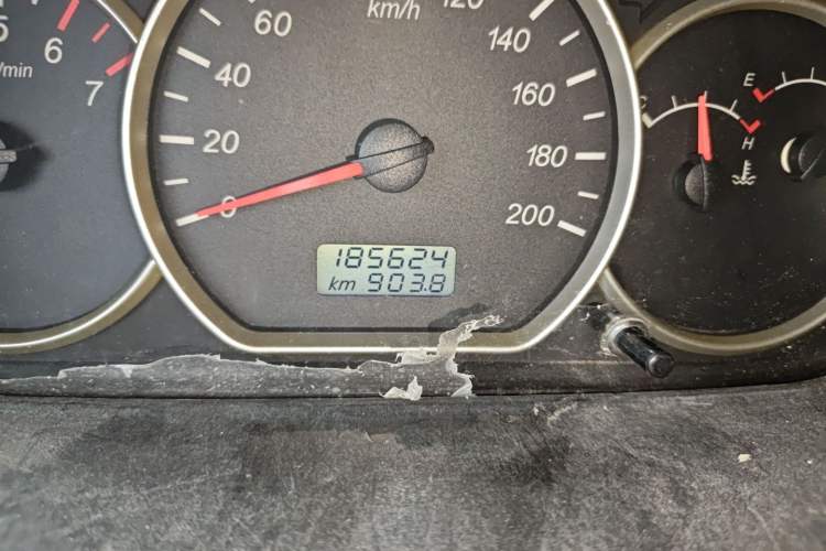 Used Wuling Hongguang 2014 1.2L S Standard Version China IV Standard Odometer Close Up