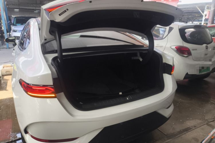 Used BYD Qin PLUS 2025 DM-i Smart Drive 120KM Superior Model
