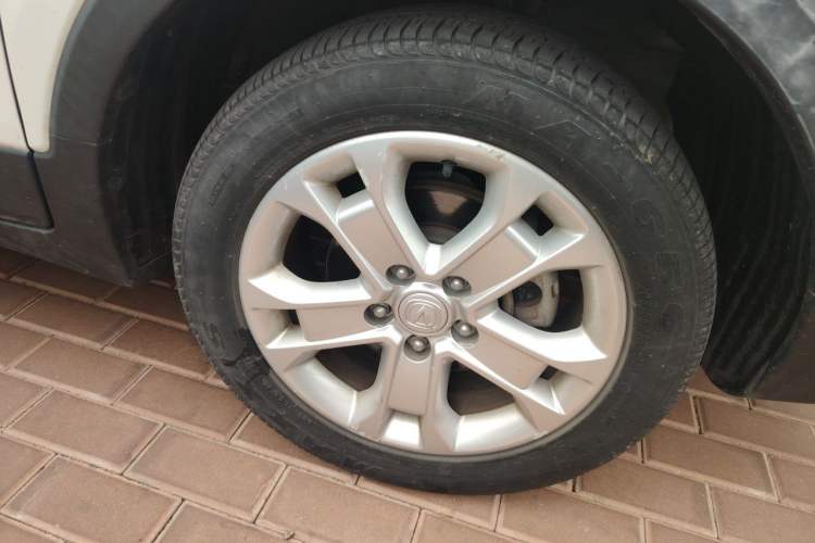 Used CHANGAN CS15 2017 1.5L Automatic Luxury Model with Sunroof