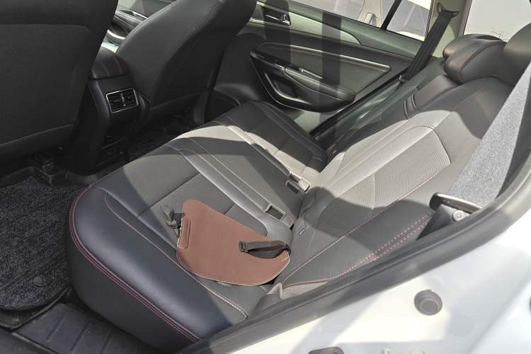 Used CHANGAN CS75 2017 Shangku Edition 1.5T Manual ZhiXiang Model
