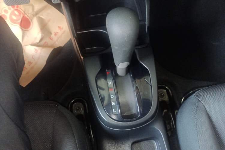 Used Honda Fit 2018 1.5L CVT Comfort Sunroof Version Gear Lever