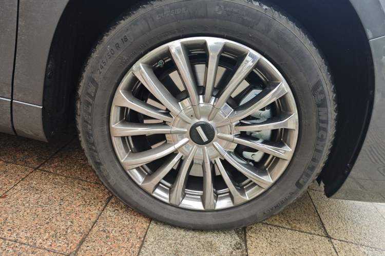 Used Wey Gaoshan 2025 Four-Wheel Drive Alpine 9 Right Front Wheel Hub