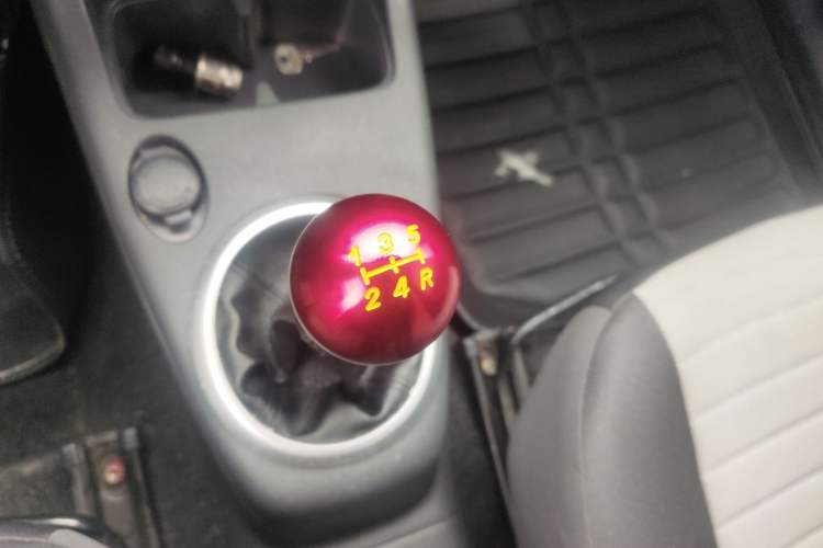 Used Suzuki Swift 2014 1.3L Manual Standard Edition Gear Lever