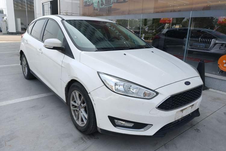 Used Ford Focus 2015 Hatchback EcoBoost 125 Automatic Supreme Style Edition
