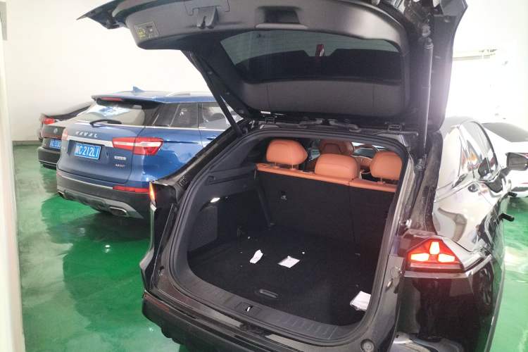 Used Deepal S07 2025 215Max Huawei Qiankun Intelligent Driving ADS SE Range-Extended Version Trunk