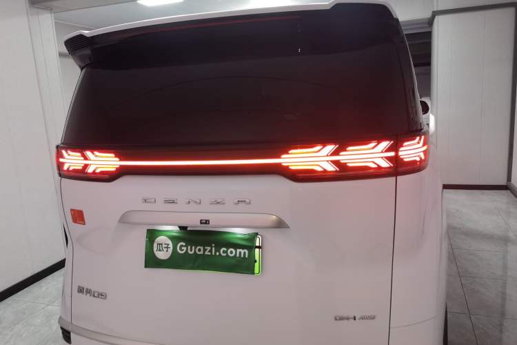 Used Denza D9 2022 DM-i 970 Four-Wheel Drive Prestige Model