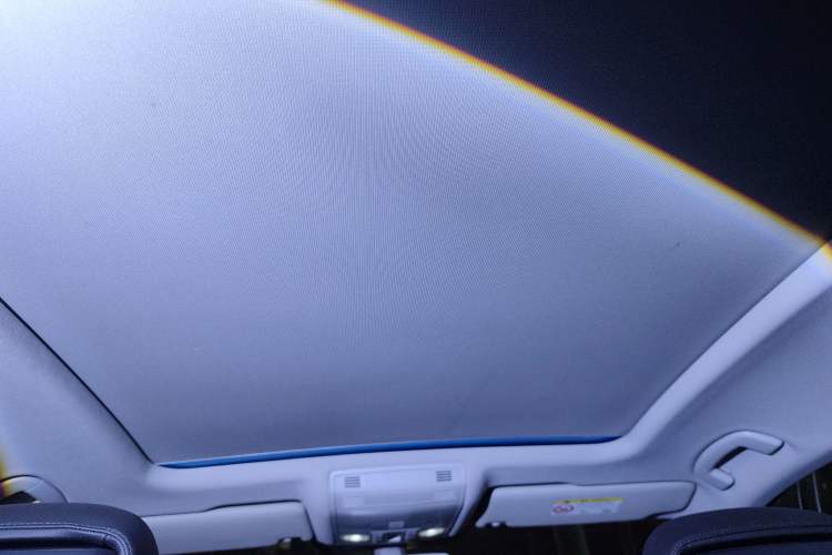 Used Volkswagen Magotan 2017 330TSI DSG Luxury Model Headliner