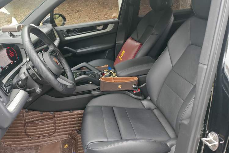 Used Porsche Cayenne 2024 Cayenne 3.0T Left Front Seat