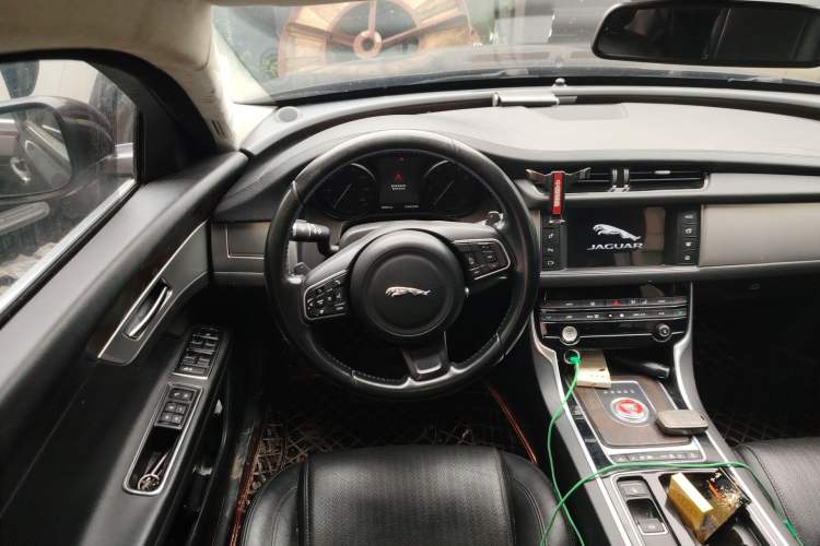 Used Jaguar XFL 2017 XFL 2.0T 240PS Luxury Edition Steering Wheel