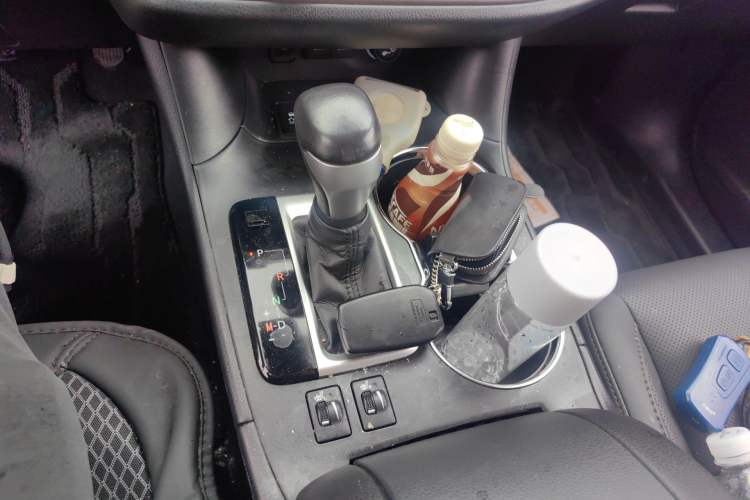 Used Toyota Highlander 2018 2.0T Four-Wheel Drive Luxury Version 7 Seats China VI Standard
