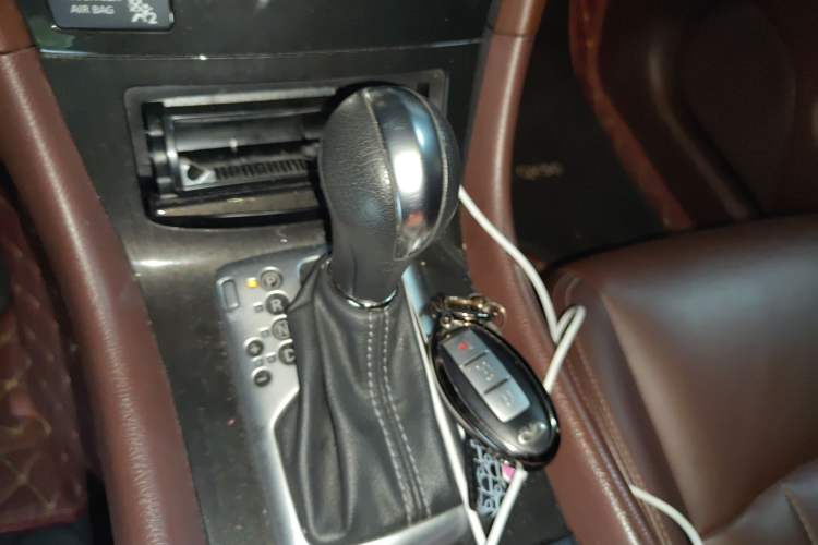 Used Infiniti QX50 2015 2.5L Luxury Edition Gear Lever