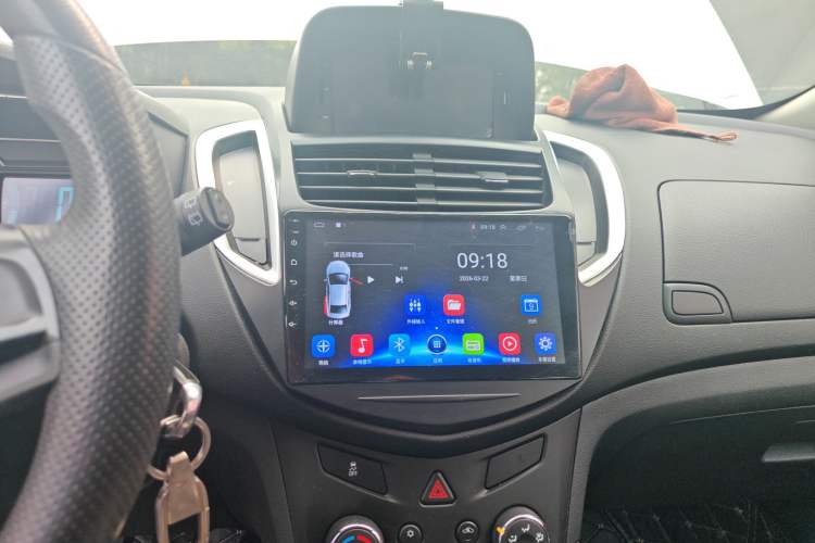 Used Chevrolet Trax 2014 1.4T Manual Two-Wheel Drive Comfort Model Audio And AC Panel