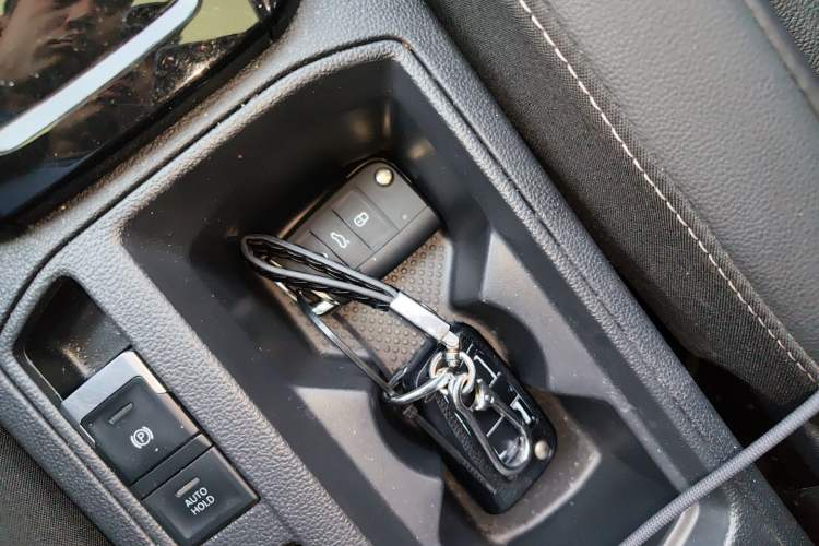 Used Volkswagen T-ROC 2022 280TSI DSG Two-Wheel Drive Comfort PLUS Vehicle Key