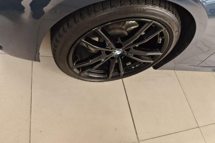 Used BMW 4 Series 2022 Revised 425i M Sport Night Edition Package Left Front Wheel Hub