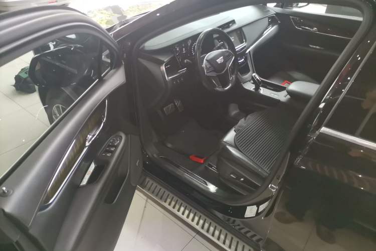 Used Cadillac XT5 2018 25T Luxury Model