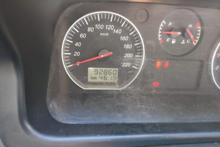 Used Jinbei Express 2018 2.0L Standard Version V19 Odometer Close Up