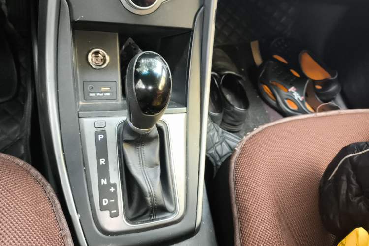 Used Hyundai Elantra (5th Generation / Langdong) 2016 1.6L Automatic Smart Version
