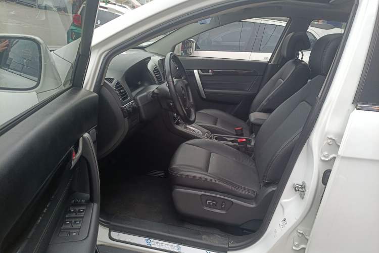 Used Chevrolet Captiva 2014 2.4L 4x4 Flagship Edition 7 Seats