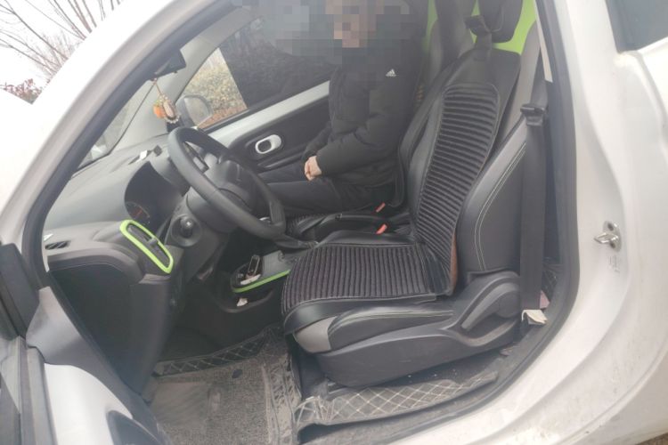 Used Roewe Clever 2021 302 km New Four-Seater Super-Efficient Version
