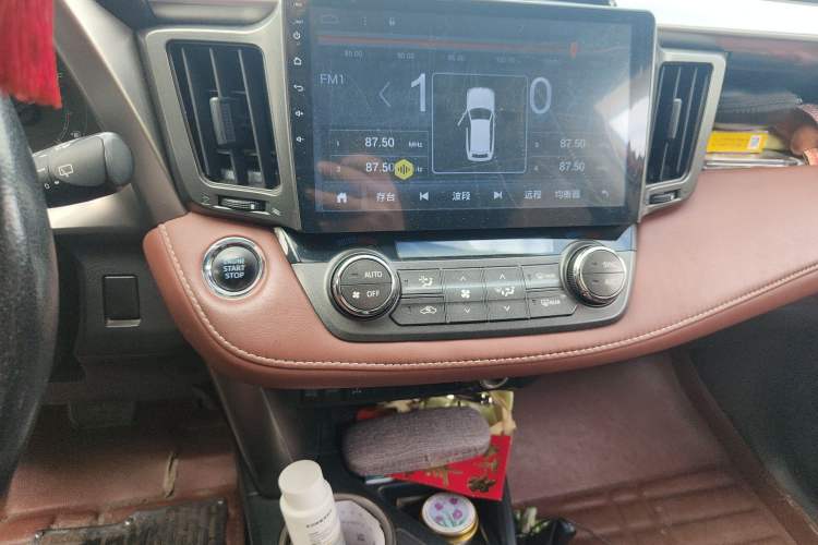 Used Toyota RAV4 2013 2.5L Automatic 4x4 Elite Edition Audio And AC Panel