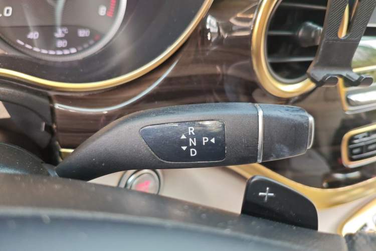 Used Mercedes-Benz V-Class 2016 V 260 Avantgarde Edition