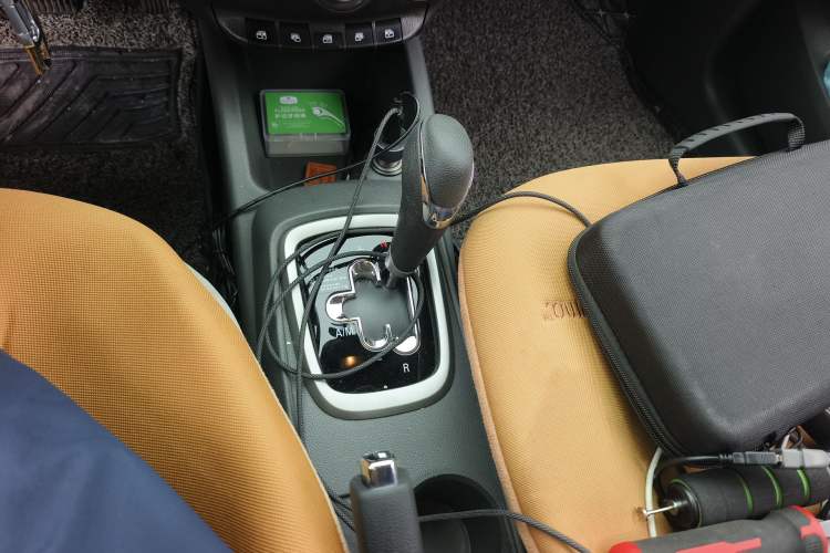 Used Chevrolet Sail 2015 Sail 3 1.3L AMT Ideal Edition Gear Lever