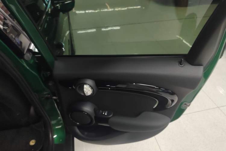 Used MINI MINI 2022 1.5T COOPER Classic Edition Five-Door Version