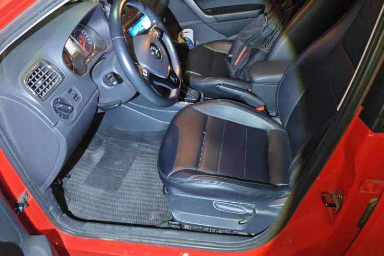 Used Volkswagen Polo 2016 1.6L Automatic Comfort Model
