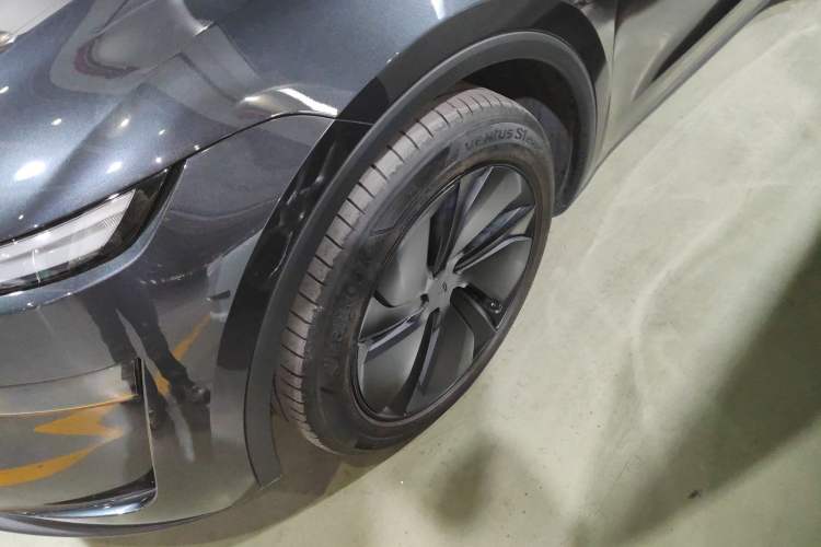 Used Tesla Model Y 2025 Long-Range All-Wheel Drive First Edition